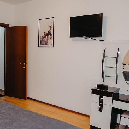 Hugo Mountain Apartment Sinaia Exterior photo